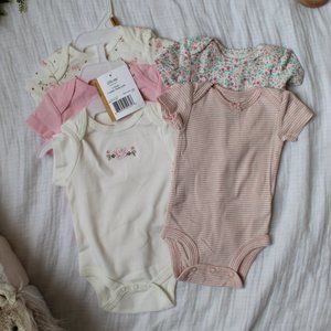 Newborn Onesie Bundle! 5 Carters NB